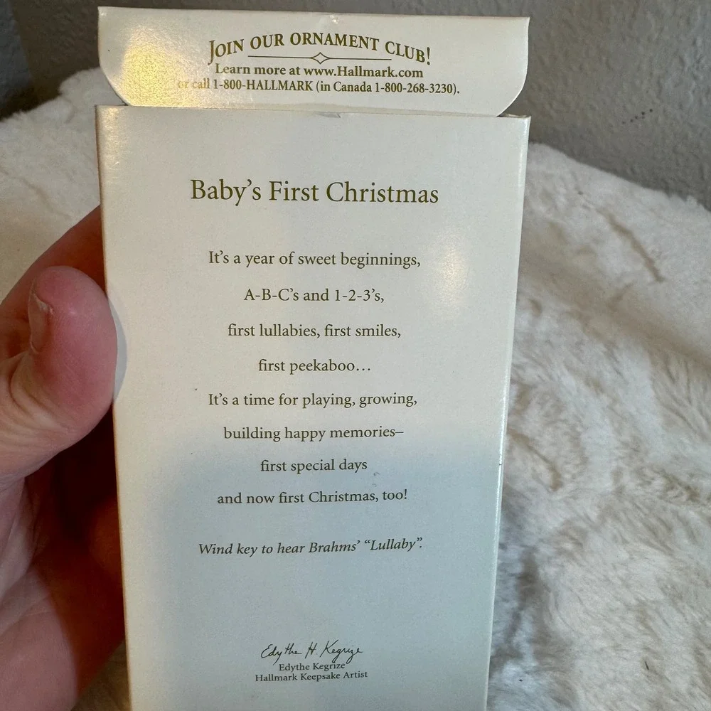 2007 Hallmark Keepsake Babys First Christmas Magic Musical Ornament QXG6117